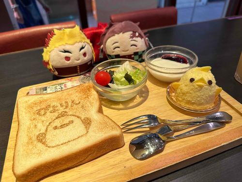 これはあるじさんが「持って帰れないならモーニングで食べるしかない！」と呟いていたある旅の朝ごはんです！