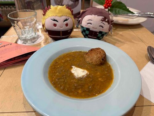 主が間違っていたようで、先程の投稿は正しくはハンガリーの朝食だそうだ。
ポーランドの朝ごはんは2月からのメニューだそうです。