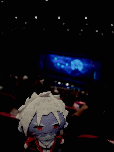 🎭…