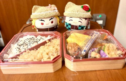 新幹線をよく利用するになっての楽しみ。
それは駅弁を買って食べる事です。