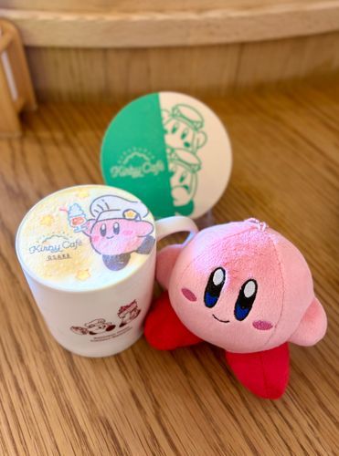ホットとアイスの選択可能だった。
アイスにするとストローいただけて飲むので。
割と最後の方まで絵柄が残ってた。