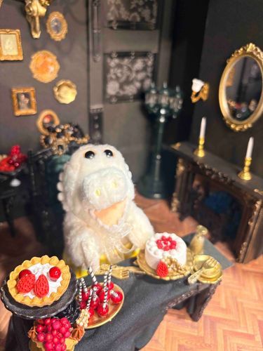 ホッ‎🤍ホーリーの晩餐会🦇🍓「ﾐｬﾝﾐｬﾝﾐｬﾝﾐｬﾝﾐｬﾝﾐｬﾝ!😋」←食べる時の擬音