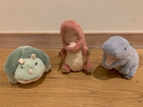 ぼくのおともだちだよぉ！
なかよし３にんぐみなんだ！

ぴーまん　とまと　らむね
　←               ↓            →