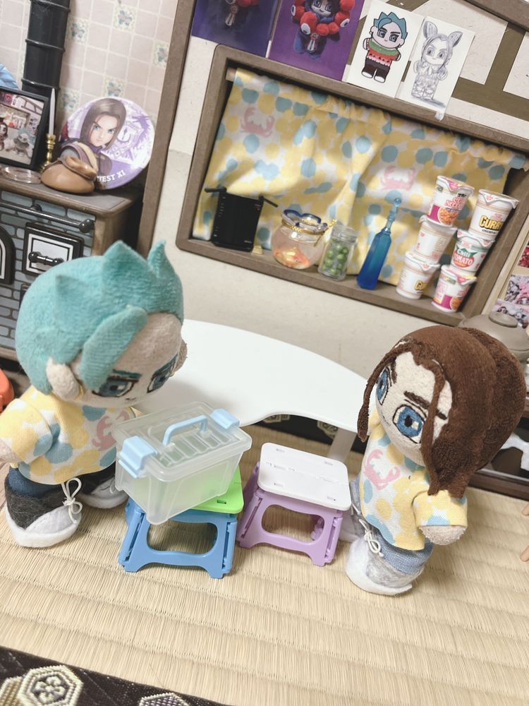 セリアの足台、めっちゃよかった✨小物入れも良かった…セリアはぬいたちのホームセンター…