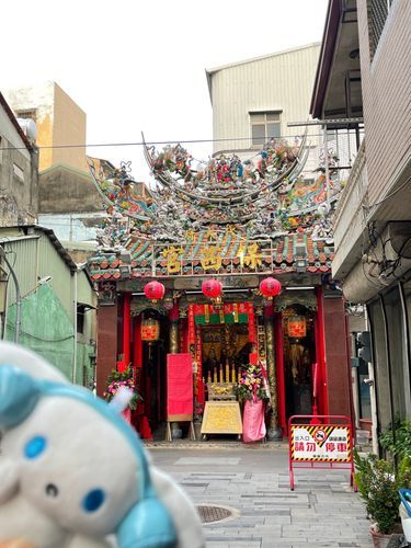 な、なんだこれはー？！
ド派手な神社？！
台湾らしい……🩵