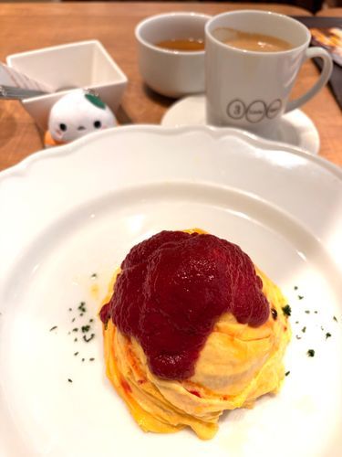 今日のランチはオムライス、、
おさらが大きいね💦🍅