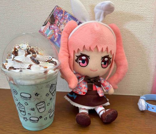 美々兎、マックのチョコミントフラペチーノだよ、、、
