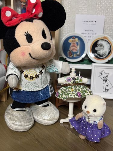 動画を見て作ってみたかった２種類のお洋服なの✨この前買った布を使ってみたの✨
サイズがちょっと合わなくて、何回か作り直してようやく形になったの😊