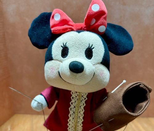本に載ってたうさぎさんのお靴、型紙のサイズがミニーの足にもピッタリな感じなの❣️