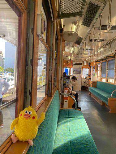 チクポン憧れの路面電車に乗れました。
空いていので　記念撮影！