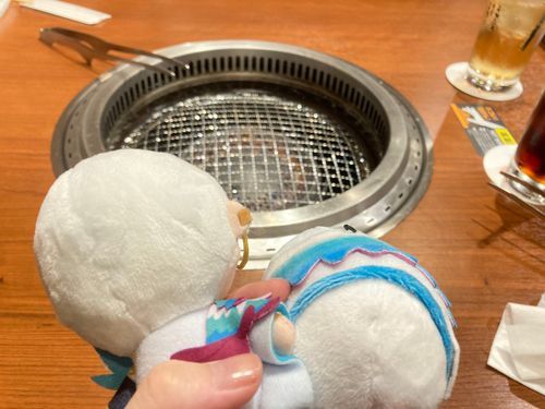 あるじ！！
つくえにひがついたぞ！
おれたちがしょうかする！
はやくひなんしろ！
