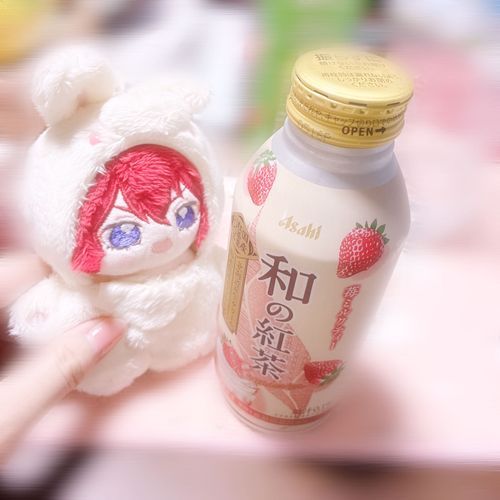 お姉さまが和の紅茶というものを買っていましたよ♪
お姉さまはいちごが好きなので開けるのを楽しみにしていたみたいです！