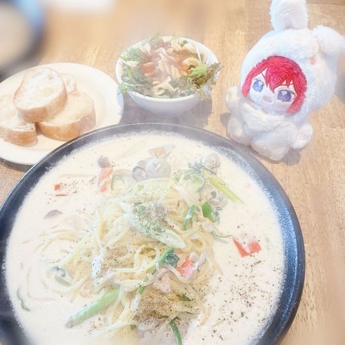 お姉さまとパスタ専門店へ行ってきましたよ♪
もっちもちのパスタでとても美味しかったです✨
クリームとお野菜たっぷりパスタにしました♪