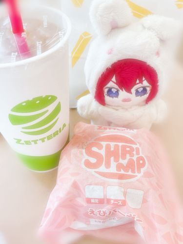 お姉さまとハンバーガーを食べてきましたよ🍔✨
お姉さまの大好きなエビ🦐にしました♪