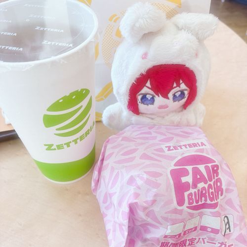 お姉さまとゼッテリアへ行ってまいりました♪
エビの月見はとても美味しいです🌕🐇🦐✨
