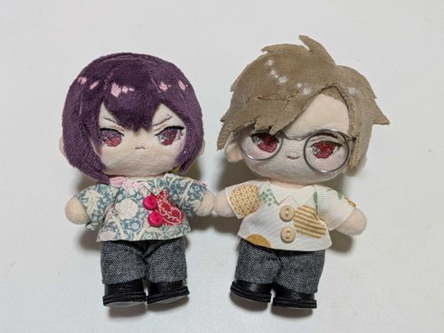 お花が綺麗なところに行く予定だから柄物の服にお着替え🌷