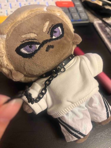 え……首輪…？