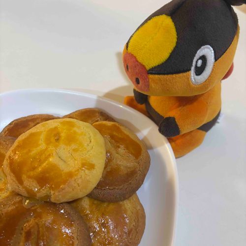 バレンタインにミアレガレットを作ったよ🍪

気に入ってくれて、、、、る、、？