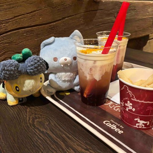 ラプンツェルのご飯屋さん！

おおかみくん垂れ耳してますねかわいい🫣