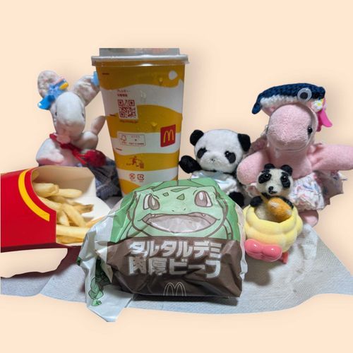 しぶきだよ！
マック食べたよ！
コーラとポテトでお腹いっぱいっ！！！