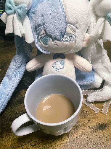 ひなは紅茶を飲むのが好きみたい。最近のお気に入りはチャイラテだって。(ゆらぎ)
