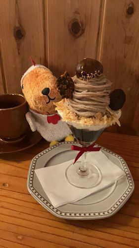 モンブランのパフェ だって〜👀✨