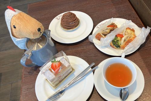 おめでたいから すてきな ごほうび🍰🫖💕︎💕︎