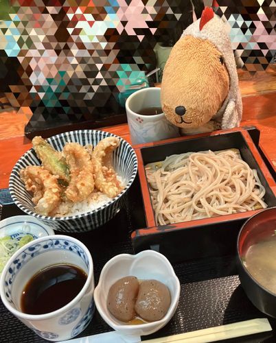 てんどんだ〜🎶 おそばも☺️
