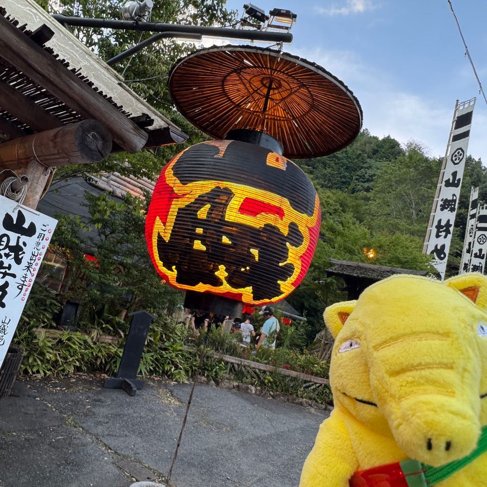 二郎系食べた後にいろり山賊スリ！？

部下の胃袋はカビゴン級スリねぇ