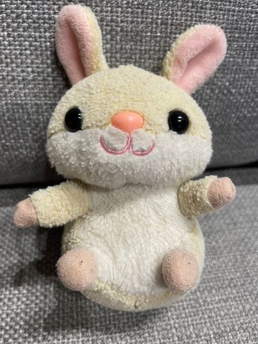 こんにちは！！
何か皆んなから圧がやばいって言われるうさだよ〜(*^^*)
名前　うさ
好きな食べ物　人参
嫌いな食べ物　炭酸水
挨拶　こんにちは
ねぇ私と仲良くしてね!!
いいねしてくれるよね(*^^*)