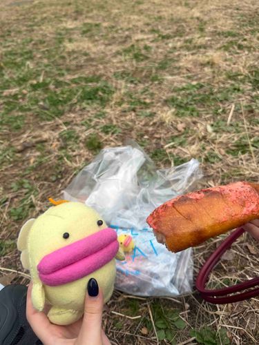 せんぱいとおいしいぱんをたべました