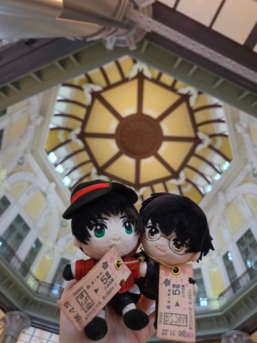 東京駅丸の内南口天井
原作 CLAMP 
作品名 東京BABYLON 
左 皇昴流
右 桜塚星史郎