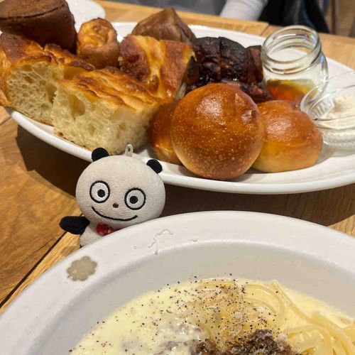 焼きたてパンを食べ放題！
どれもふわふわで最高だった！🤤🥖🥐
