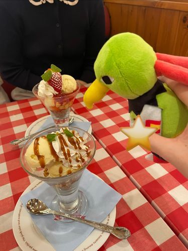友達のネイティオちゃん、とても食べたそうに見ている――