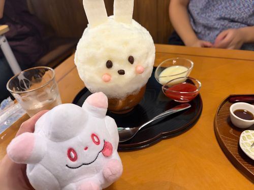 ぺろちゃんとうさかき氷🍧🐰💗
