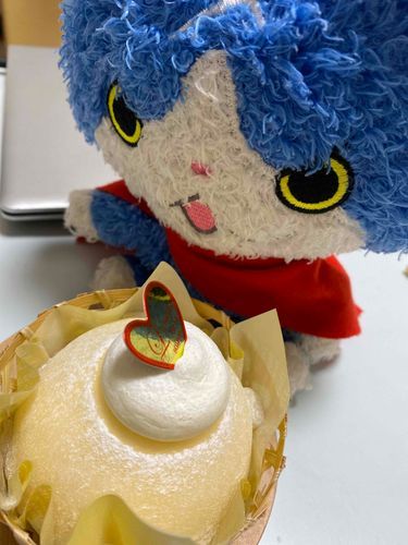 こんな時間に食べちゃっていいのか〜？