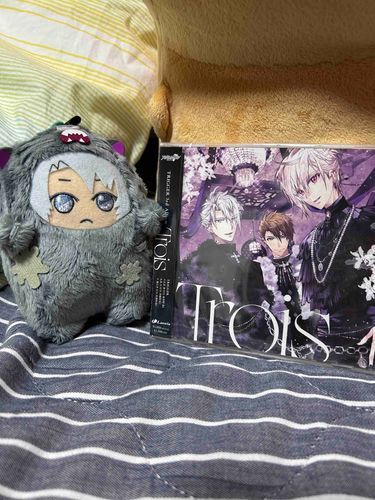 ワルがく｢前世のオレとクヴァル、ヴィダにそっくりのグループのCDを今から入れるらしい｣