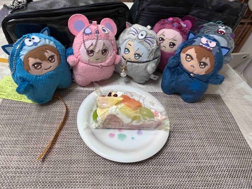 モンつな｢TRIGGER結成の記念日に
主がケーキを用意してくれたよ！｣
モンがく(ケーキ食べたい……)
モンてん｢ちゃんとお祝いしようね｣

ワルてん｢ケーキ美味しそう…｣
ワルつな｢主、ありがとうございます。｣
ワルがく｢…。(さっきまでケーキが見えないと怒ってだがな。)｣