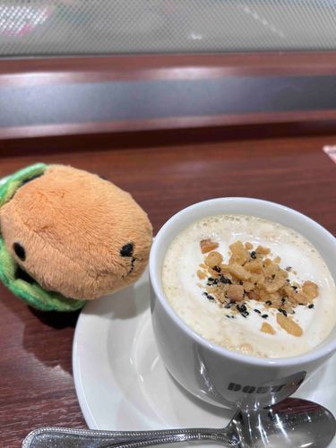 とんかつ｢焼き芋豆乳ラテっていうらしい🍠🫧🫖｣