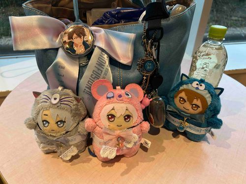 モンがく(この間のライブビューイングの時の写真)
モンてん｢等身大のボクたち、とてもカッコよく決まってたね｣
モンつな｢あるじさんもニコニコだったね☺️｣