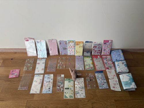 おで、きのこ🍄‍🟫
シールたくさん
今まで集めてきたんだ
誰かシール交換してくれ
本当に
