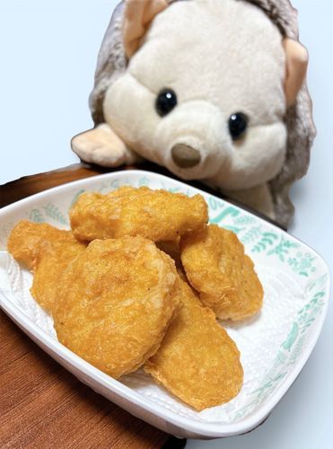 もちろん、はりぽんにも分けますとも🍗一緒に食べようね😉

(はりぽんと一緒に食べる事によって、ファストフードを食べた罪悪感を分散させている、わるいにんげんの図)