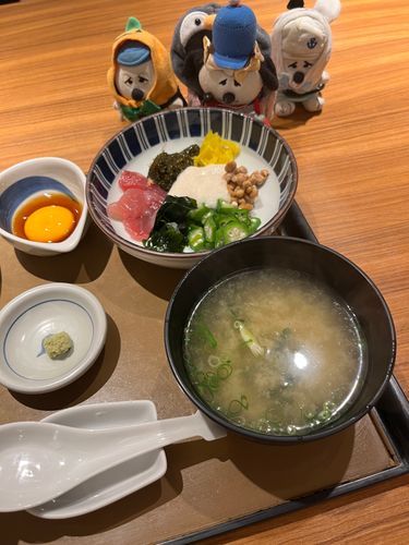 やよい軒はご飯が食べ放題で最高よねぇ❤️
もりもり4杯おかわりしたわよ！