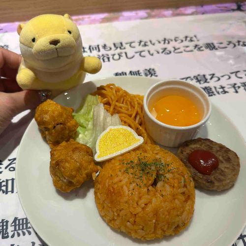 おこさまランチ食べたよ~！🍙
からあげもハンバーグもだいすき！！