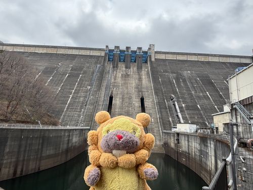 群馬県　草木ダム　でかい！高さ日本14位！すげー角度から写真撮れてさいこー！古くて無骨でかっくいい！ダムらしいダムぶもー😤