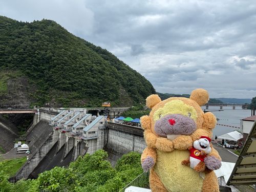 宮城県　釜房ダム　わく★ドキ釜房ダム、ってイベントに行ってきた！ダムの上に、テントがたくさん！テンションあがってきたぶもー😤