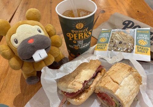 ぽっとべりー、ってサンド屋さん！しかご、さぶうぇい的なお店が多いぶも！焼きたてサンドにたっぷり具材！うまいぶもっ🥺