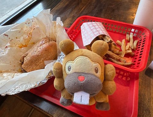 しかごめーぶつ、イタリアンビーフ！超汁だくで、もはや液体！きれーに食べるの不可能！うまいけど、ふわもこには厳しいぶもっ🥺