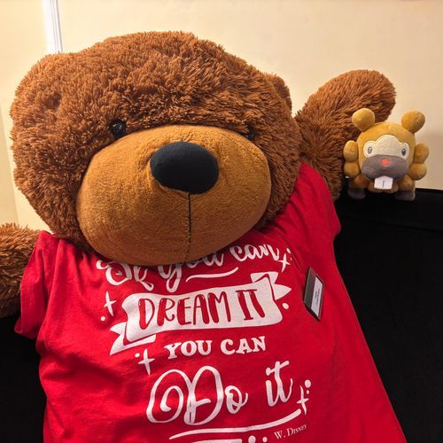 ホテルのマネージャーさんと、ツーショとってもろた！なかなかのくつろぎっぷり！ぼーんじょーるのー！ちゃおー！ぶもっ🥺