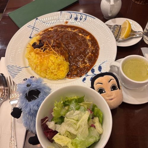 今日はトーキョーに舞台観に遠出
今日は生首ぬいといっしょ

出かける時に
スンスン、何話したらいいか分かんなそう😂
てお母さんに言われてワロタ